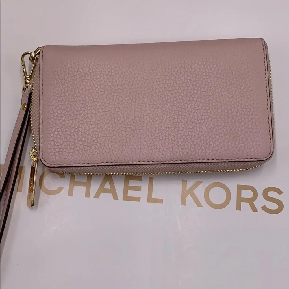 Michael Kors Jet Set Travel Phone Wallet Wristlet